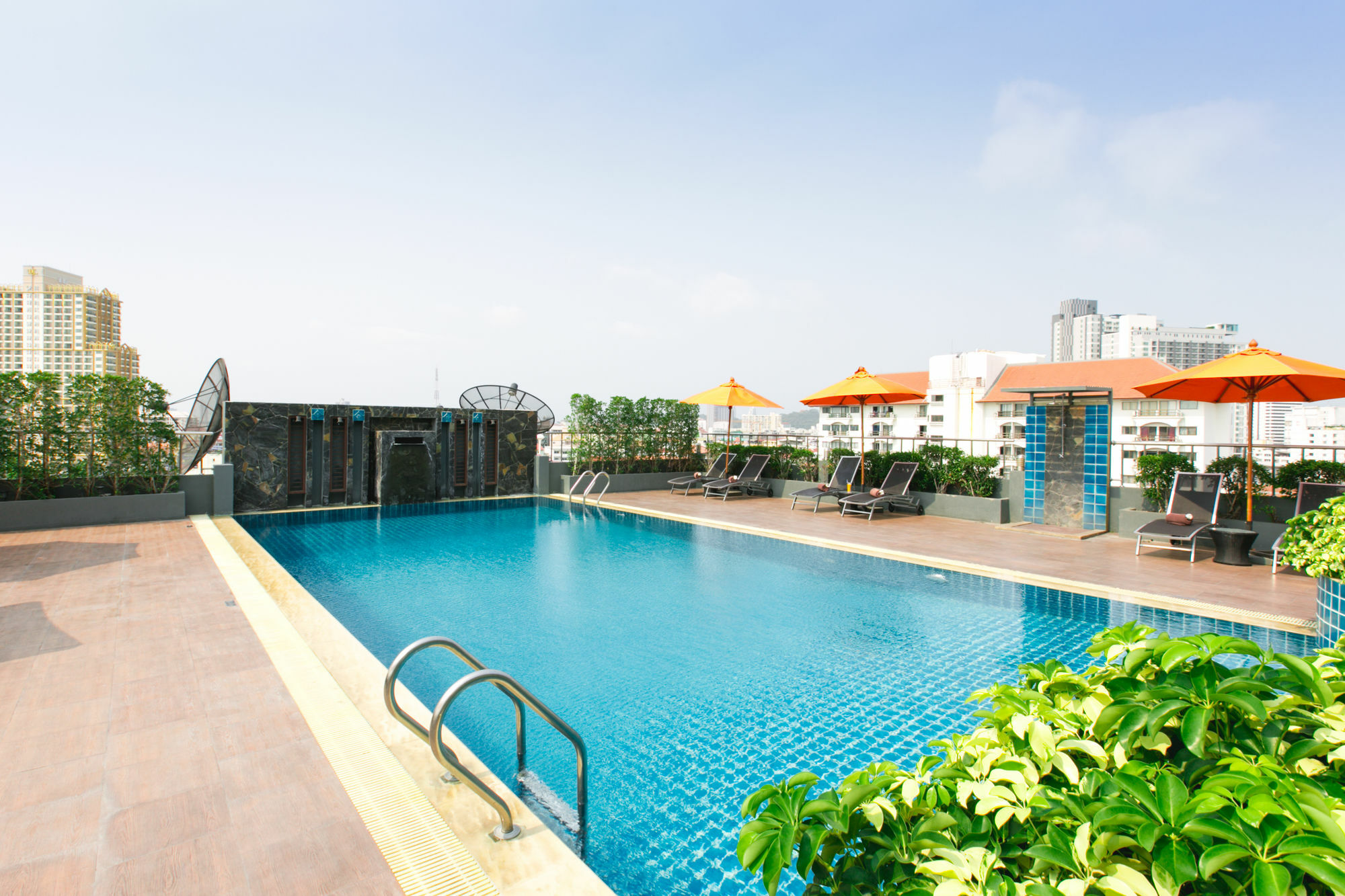 Adelphi Pattaya Otel Dış mekan fotoğraf